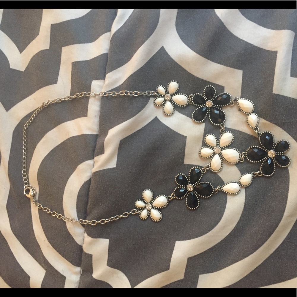 Premier Design- black and white floral necklace